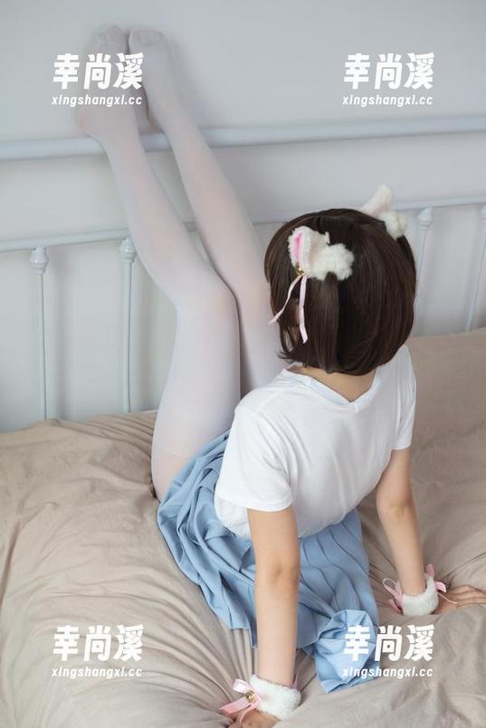 森萝财团 - 翻一翻小香的室内K白丝少女写真合集，你会发现新大陆！