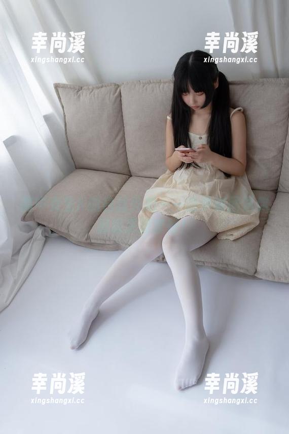 高中女生K的白丝外拍——森萝财团送你超级资源套餐！