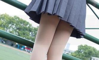 原图：从浴缸透出温柔的校服，森萝财团的摄影思考