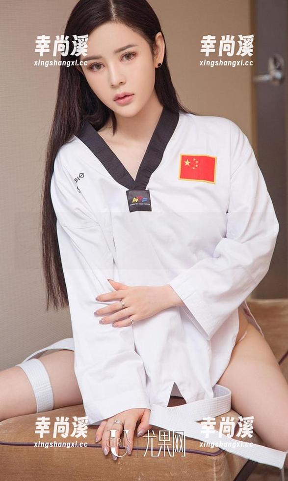 爱尤物 - 要说金雨佳的护士图，高清里藏了多少小心机，走过路过可别错过！