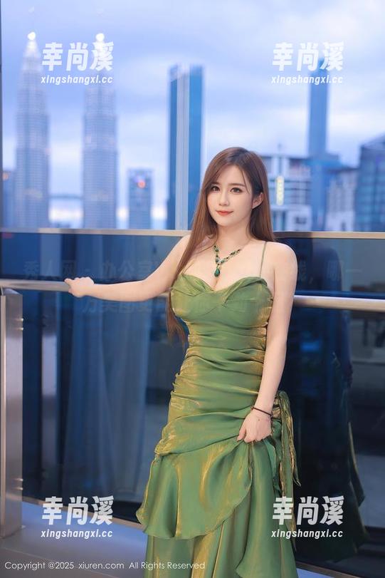 秀人网 - 办公室VS加朵babe在线，哪一方美图更能让你干劲十足？