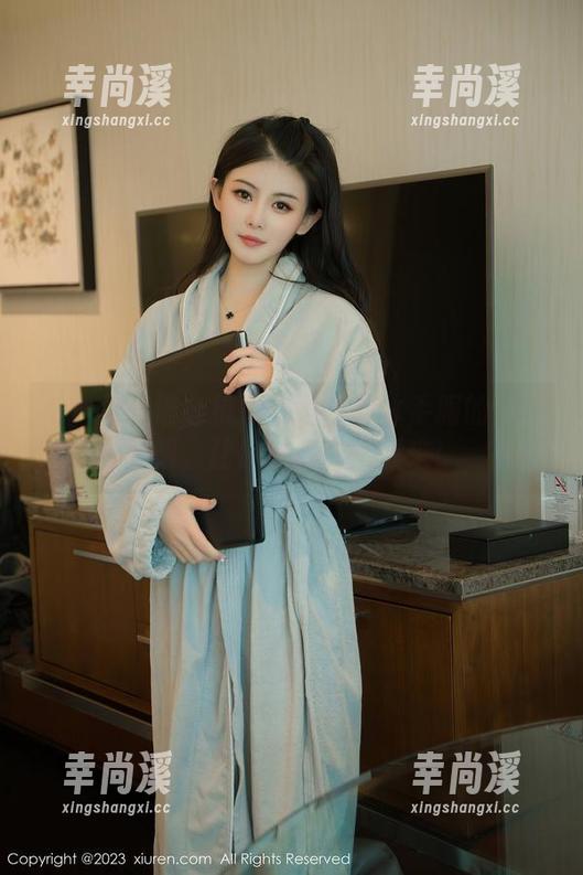 秀人网 - 谁能抗拒？可可芝水手服的免费图册，让你从海风中醒来！