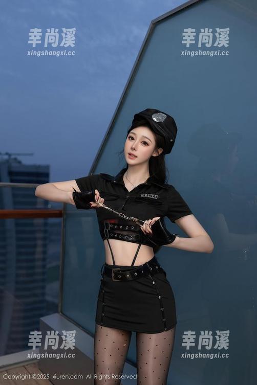 秀人网 - 最新仙女唐翩翩，海边轻盈舞动啥都不说