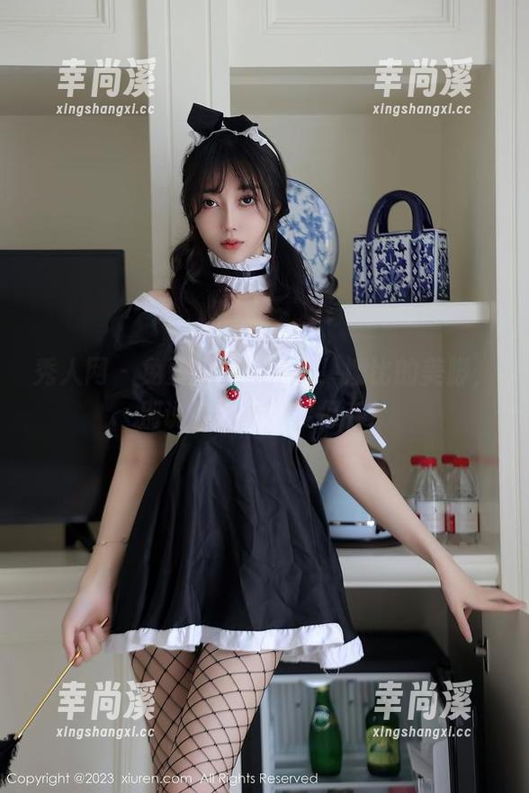 秀人网 - 免费的图包来了！娜比的美脚，别说你没想过要保存！