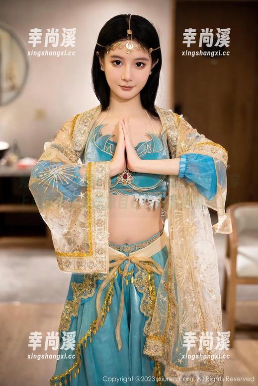 秀人网 - 希雅sia的礼服图包。小心，穿上后你会开始想象自己住在高档酒会上…