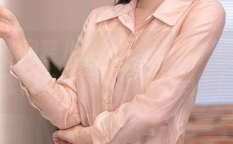 秀人网 - 月酱儿的泳池一天记，图包更新，我也想跳下去，但扭到了(...)