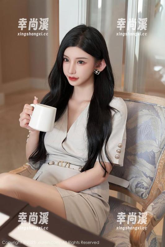 秀人网 - 私拍：看荡漾Crystal如何展现出可爱的“不靠谱”