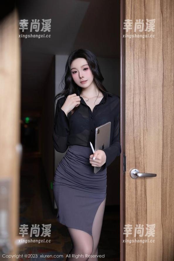 秀人网-黄可Christine 秀人网 - 从未见过的护士形象,黄可Christine的图包让你心中小鹿乱撞!