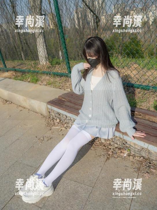 紧急企划 - 高清原图——小婕的女仆扮相，太吻合我的审美了吧。