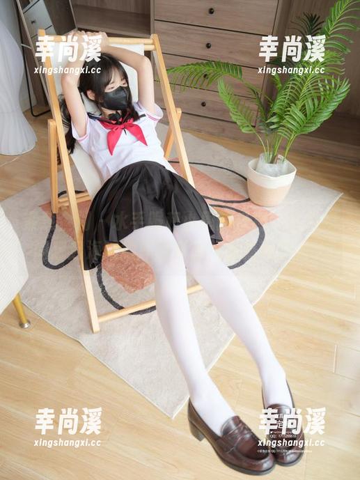 紧急企划 - 水手服和小恩的搭配，让我瞬间想起海浪拍岸的声音，快来瞧原图。
