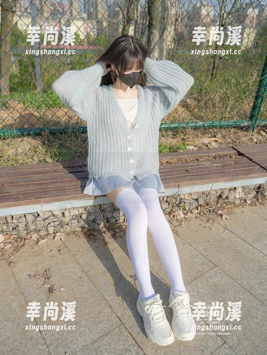 紧急企划 - 这种姐姐我可以，龙崎聆音的私拍图集轻松带你入戏。