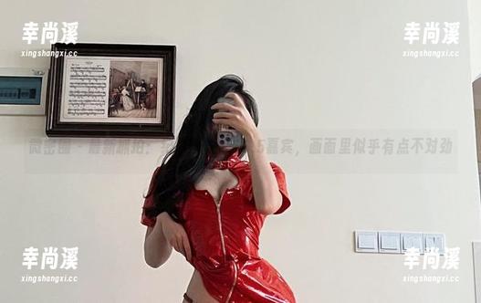 微密圈 - 最新抓拍：纪念小小v与6.5嘉宾，画面里似乎有点不对劲