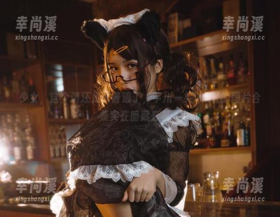 少女，这个词还是太普通了，芊川一笑MNK的图片合集实在暗藏玄机。