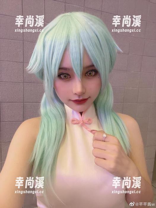 芊芊酱w 原图的活力!芊芊酱w化身花嫁似乎还顺便带上了猫粮?