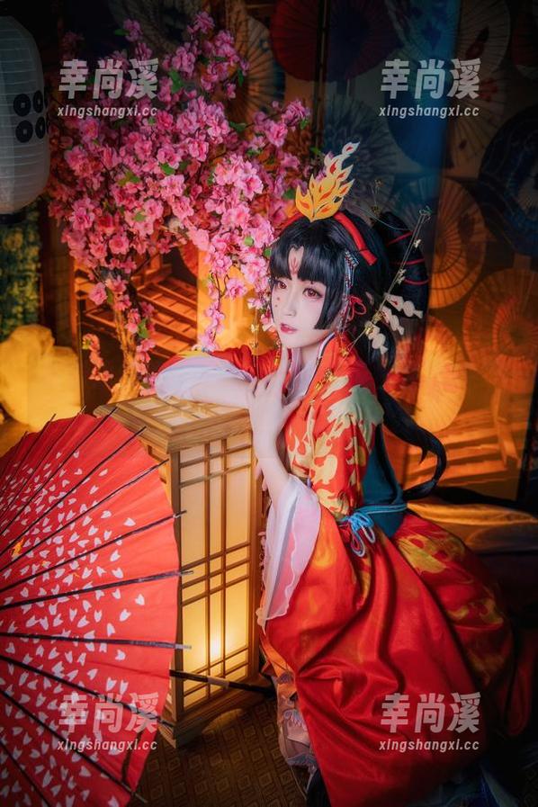 高清婚纱照：金鱼yui跟洛天依之间的“浪漫”互动？太有趣了。
