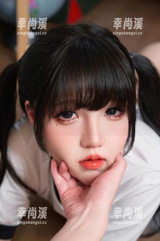战败特工阿薰kaOri：她的免费图片可能更撩人