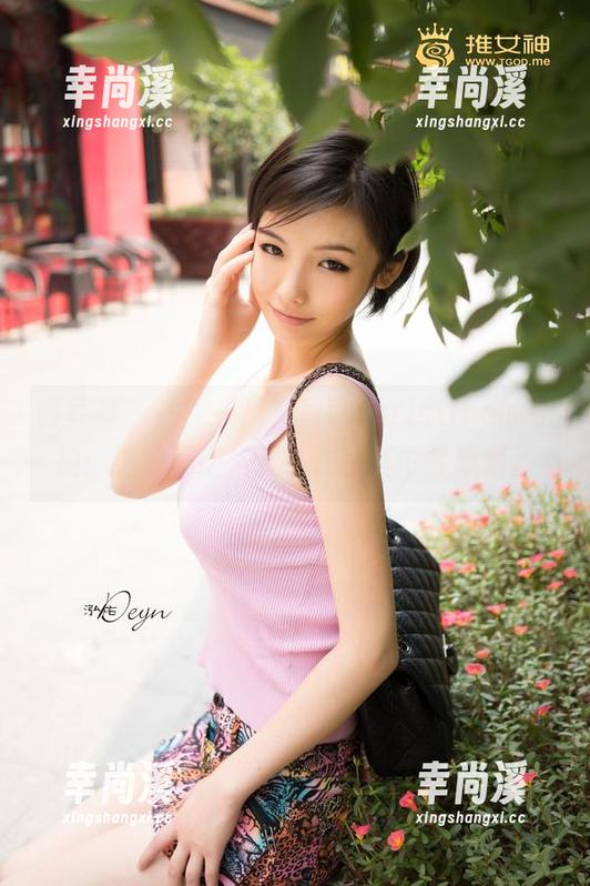 青豆客 - 一图一景，黄可christine的私拍：她的秘密，恍若在空气中轻飘飘。