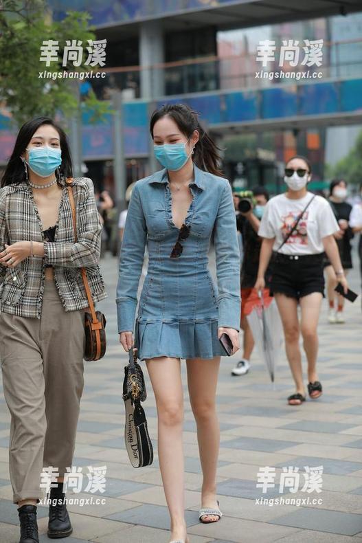 不只是一张图，魔镜街拍带你走入“天桥上的美女”福利之旅！